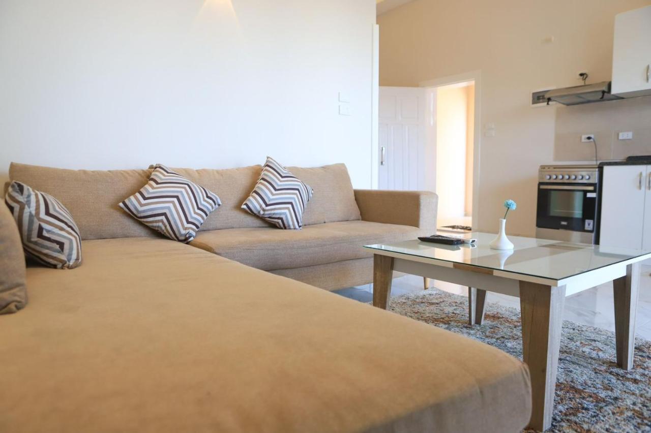 Royal Nile Villa - Pool View Apartment 1 룩소르 외부 사진